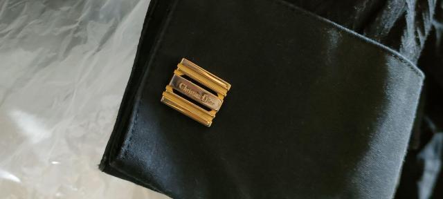 正規 レア Dior ヴィンテージ 5連バー ロゴ文字カフス コンビメタリック オープンラインカフリンクス ブランドアイコンボタン < ブランド  正規 レア Dior ヴィンテージ 5連バー ロゴ文字カフス コンビメタリック オープンラインカフリンクス ブランドアイコンボタン < ブランドの
