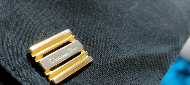 正規 レア Dior ヴィンテージ 5連バー ロゴ文字カフス コンビメタリック オープンラインカフリンクス ブランドアイコンボタン < ブランド  正規 レア Dior ヴィンテージ 5連バー ロゴ文字カフス コンビメタリック オープンラインカフリンクス ブランドアイコンボタン < ブランドの