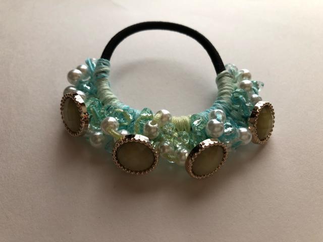 ハンドメイド ヘアゴム キラキラビーズ盛り盛り♪ ガーリー グリーン < 女性ファッション  ハンドメイド ヘアゴム キラキラビーズ盛り盛り♪ ガーリー グリーン  < 女性ファッションの