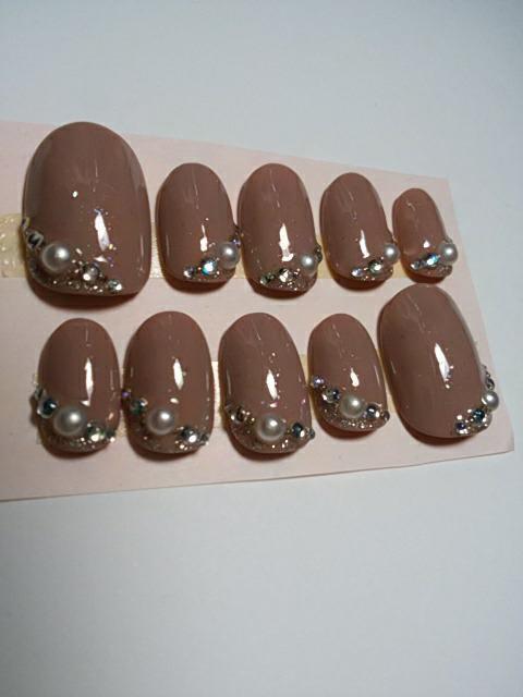 売り切り値下げ☆ジェルネイル.グレージュ.ストーン&パール.シンプル.ショートオーバル < 香水/コスメ/ネイル 売り切り値下げ☆ジェルネイル.グレージュ.ストーン&パール.シンプル.ショートオーバル < 香水/コスメ/ネイルの