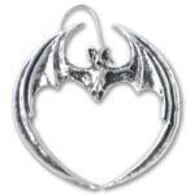 ALCHEMY GOTHIC: Vespertilio Hoop ピアス < 女性アクセサリー/時計  ALCHEMY GOTHIC: Vespertilio Hoop ピアス < 女性アクセサリー/時計の