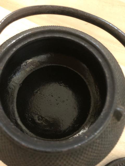 【新品未使用】南部鉄器の急須 岩鋳 内側ホーロー加工 茶こし付 アラレ < インテリア/ライフ  【新品未使用】南部鉄器の急須 岩鋳 内側ホーロー加工 茶こし付 アラレ < インテリア/ライフの