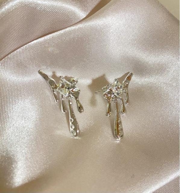 ドロップピアス アシメ 溶ける しずく メルト Z < 女性アクセサリー/時計 ドロップピアス アシメ 溶ける しずく メルト Z < 女性アクセサリー/時計の