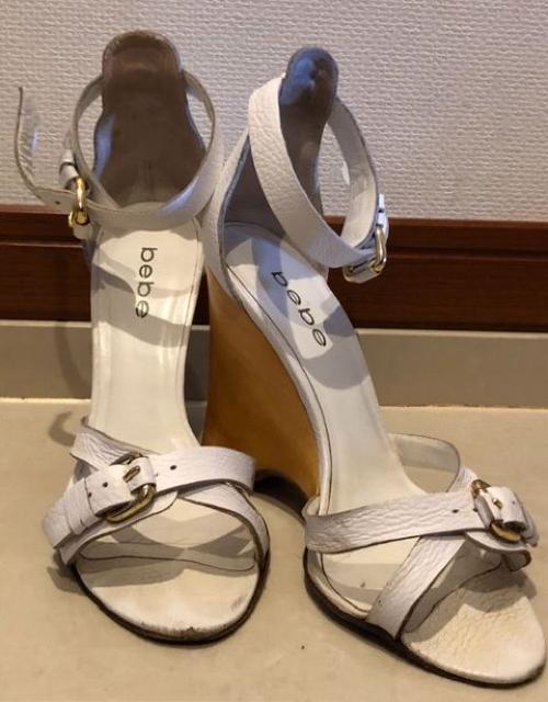 bebe☆ウッドヒール白サンダル < 女性ファッション  bebe☆ウッドヒール白サンダル  < 女性ファッションの