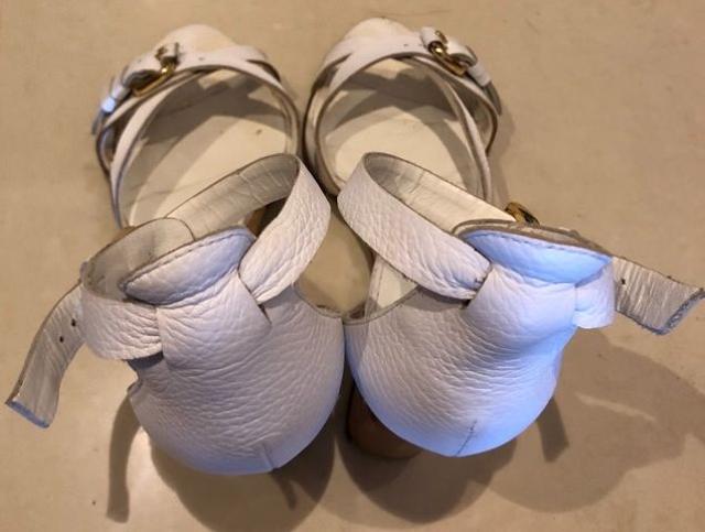 bebe☆ウッドヒール白サンダル < 女性ファッション  bebe☆ウッドヒール白サンダル < 女性ファッションの