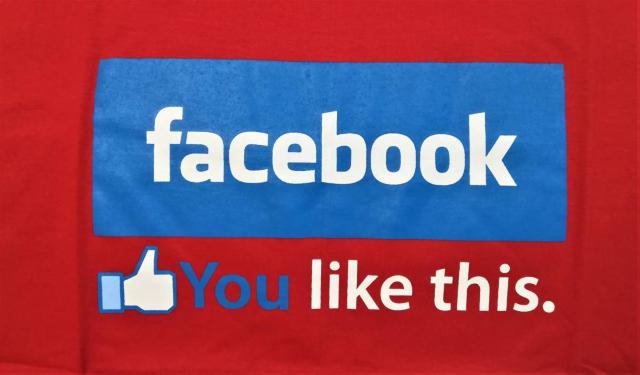 フェイスブック★facebook★おもしろTシャツ★赤★XXL★ < 男性ファッション  フェイスブック★facebook★おもしろTシャツ★赤★XXL★ < 男性ファッションの