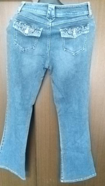 刺繍デザインが可愛い◆ブーツカットジーンズ◆ウエスト64cm < 女性ファッション  刺繍デザインが可愛い◆ブーツカットジーンズ◆ウエスト64cm  < 女性ファッションの