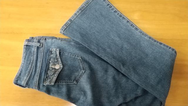 刺繍デザインが可愛い◆ブーツカットジーンズ◆ウエスト64cm < 女性ファッション  刺繍デザインが可愛い◆ブーツカットジーンズ◆ウエスト64cm < 女性ファッションの