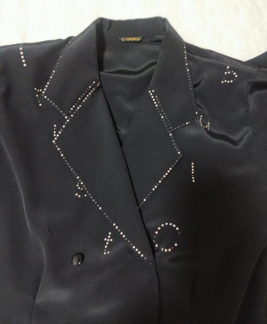 ビジュー付きサテンシャツ 長袖 黒ダブル スパンコール 80年代ディスコティック < 女性ファッション  ビジュー付きサテンシャツ 長袖 黒ダブル スパンコール 80年代ディスコティック < 女性ファッションの
