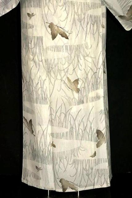 夏物 小紋 中古 送料無料 身丈153.5cm 裄丈62.5cm 極上 絽 洗える着物 蝶に草柄 バチ衿 カジュアル T3592 < 女性ファッション  夏物 小紋 中古 送料無料 身丈153.5cm 裄丈62.5cm 極上 絽 洗える着物 蝶に草柄 バチ衿 カジュアル T3592 < 女性ファッションの