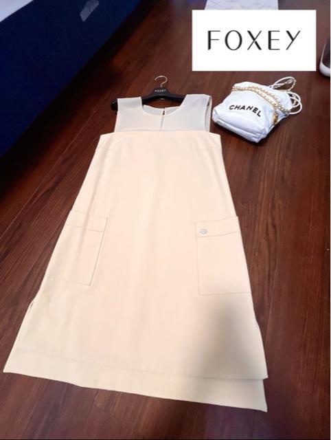 美品 フォクシーニューヨーク ボックステイル ワンピース ベージュ 40 < ブランド 美品 フォクシーニューヨーク ボックステイル ワンピース ベージュ 40 < ブランドの