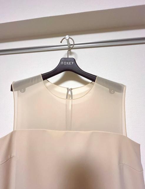 美品 フォクシーニューヨーク ボックステイル ワンピース ベージュ 40 < ブランド 美品 フォクシーニューヨーク ボックステイル ワンピース ベージュ 40 < ブランドの