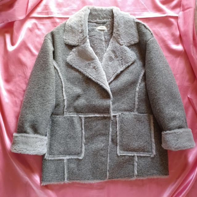 マンゴMANGOライト杢グレー裏地ふわふわファー暖か柔らか滑らか軽量快適レアお洒落可愛いテーラード長袖ふわもこジャケット164cm < キッズ/ベビー マンゴMANGOライト杢グレー裏地ふわふわファー暖か柔らか滑らか軽量快適レアお洒落可愛いテーラード長袖ふわもこジャケット164cm < キッズ/ベビーの