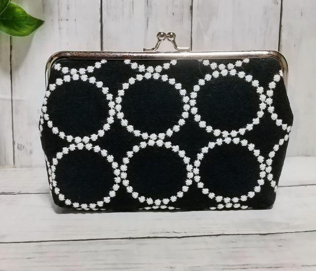 刺繍 ドット 水玉 黒 角型がま口 通帳ケース 小物入れ 多目的ポーチ < 女性ファッション 刺繍 ドット 水玉 黒 角型がま口 通帳ケース 小物入れ 多目的ポーチ < 女性ファッションの