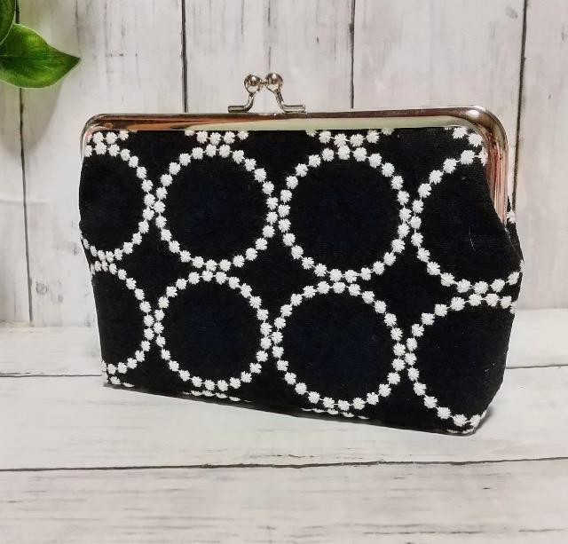 刺繍 ドット 水玉 黒 角型がま口 通帳ケース 小物入れ 多目的ポーチ < 女性ファッション 刺繍 ドット 水玉 黒 角型がま口 通帳ケース 小物入れ 多目的ポーチ < 女性ファッションの