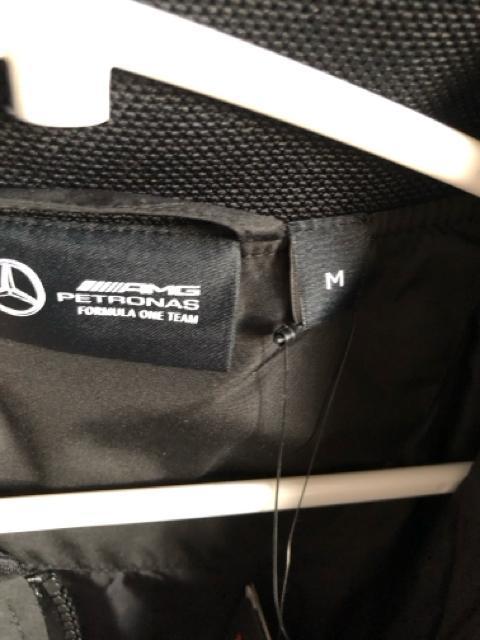 �V�i�����Z�f�X AMG �y�g���i�X F1 �`�[�� �{���o�[ �W���P�b�g 2024 �� �j���t�@�b�V������ 