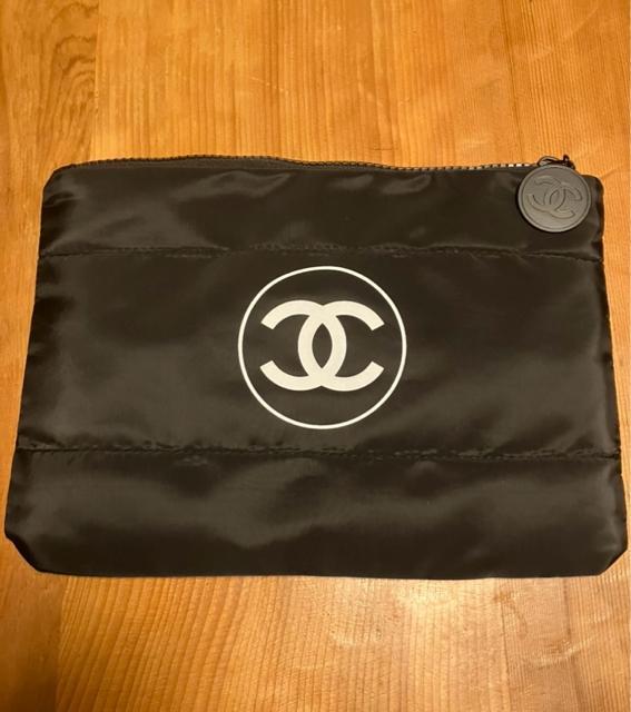 CHANEL �V���l�� �m�x���e�B �|�[�` �u���b�N&�z���C�g �Q���Z�b�g �R�R�}�[�N �� �u�����h�� 