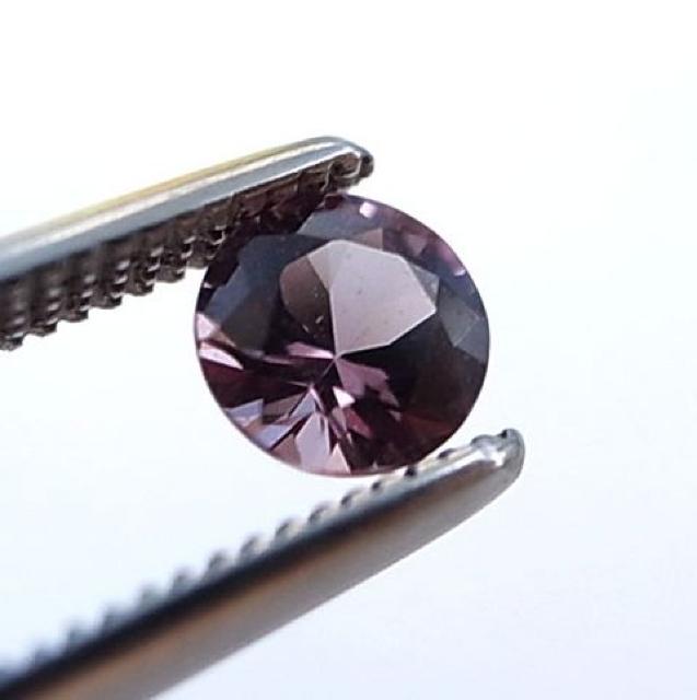 マダガスカル産★カラーチェンジガーネット0.35ct★3546cx < 女性アクセサリー/時計  マダガスカル産★カラーチェンジガーネット0.35ct★3546cx  < 女性アクセサリー/時計の