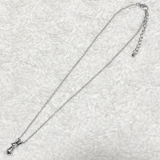 【新品】ぶらさがり猫ちゃんデザインネックレス < 女性アクセサリー/時計  【新品】ぶらさがり猫ちゃんデザインネックレス < 女性アクセサリー/時計の