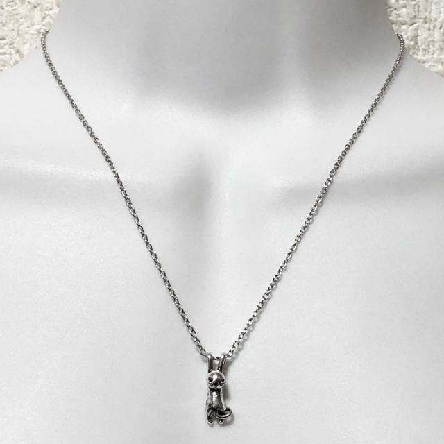 【新品】ぶらさがり猫ちゃんデザインネックレス < 女性アクセサリー/時計  【新品】ぶらさがり猫ちゃんデザインネックレス < 女性アクセサリー/時計の