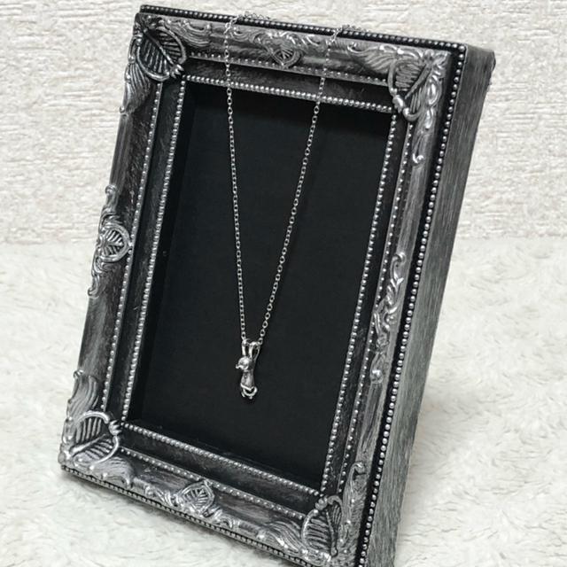 【新品】ぶらさがり猫ちゃんデザインネックレス < 女性アクセサリー/時計  【新品】ぶらさがり猫ちゃんデザインネックレス < 女性アクセサリー/時計の