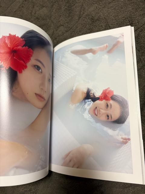 タンス整理品 タレントグッズ 送料込み 中古品 STU48 瀧野由美子さん1st写真集 ポストカード付き < タレントグッズ  タンス整理品 タレントグッズ 送料込み 中古品 STU48 瀧野由美子さん1st写真集 ポストカード付き < タレントグッズの