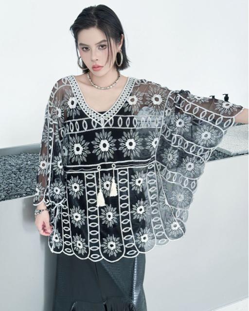 シースルー ポンチョ風 トップス チュニック ウエスト絞り 花柄 大きいサイズ < 女性ファッション シースルー ポンチョ風 トップス チュニック ウエスト絞り 花柄 大きいサイズ < 女性ファッションの