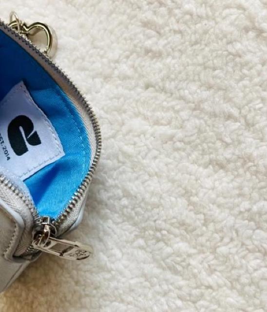 yVizy؍nwzyKizCARLYN J[@z@K@Vo[@t@Xi[@c8.5cm~11.5cm  t@bV 