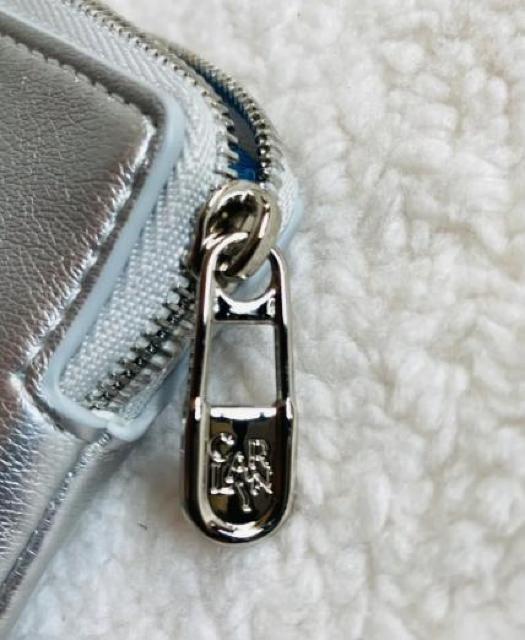 yVizy؍nwzyKizCARLYN J[@z@K@Vo[@t@Xi[@c8.5cm~11.5cm  t@bV 