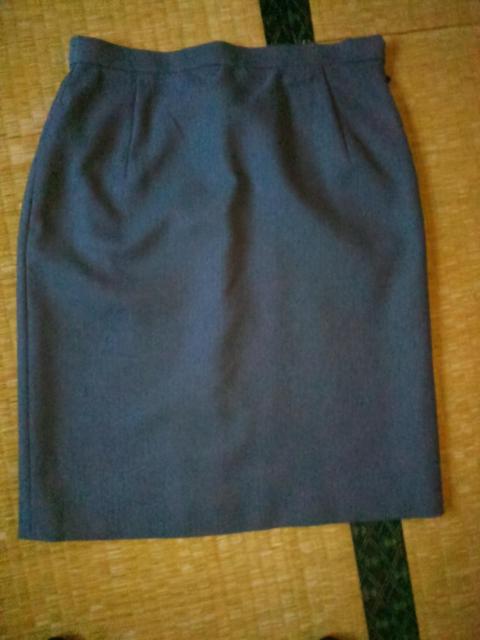 中古品 タイトスカート グレー柄入り < 女性ファッション  中古品 タイトスカート グレー柄入り  < 女性ファッションの