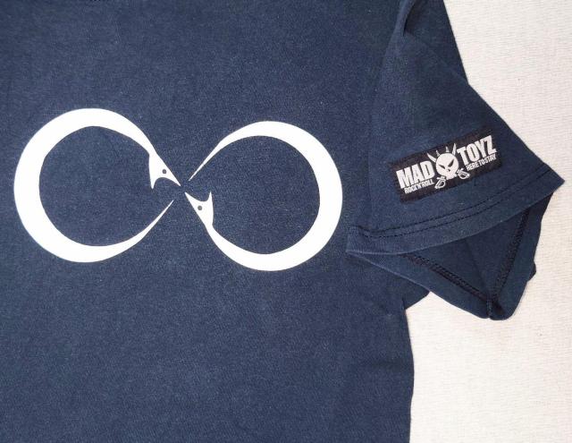 美品★LINDA★Tシャツ★荒くれKNIGHT★Mサイズ★非売品★ヴィンテージTシャツ★輪蛇Tシャツ★ロックTシャツ★送料無料 < 男性ファッション 美品★LINDA★Tシャツ★荒くれKNIGHT★Mサイズ★非売品★ヴィンテージTシャツ★輪蛇Tシャツ★ロックTシャツ★送料無料 < 男性ファッションの