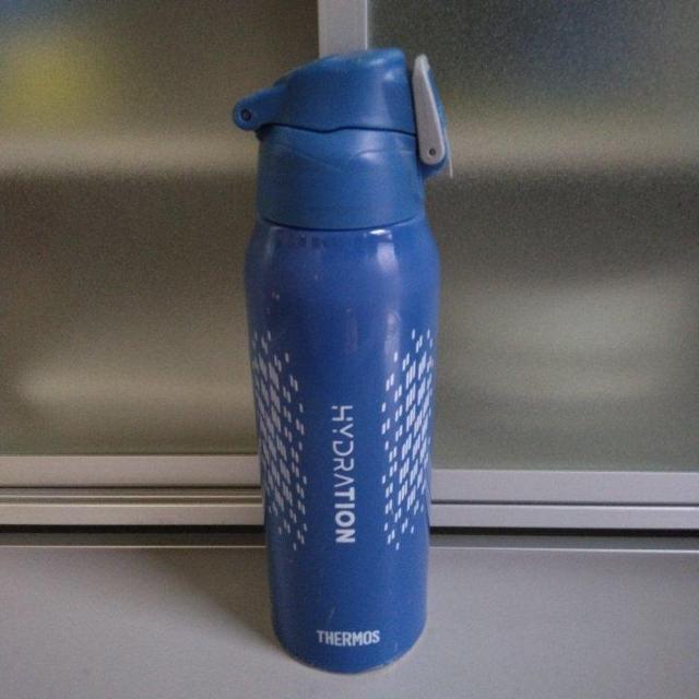 真空断熱スポーツボトル 水筒E ブルーシルバー < レジャー/スポーツ 真空断熱スポーツボトル 水筒E ブルーシルバー < レジャー/スポーツの