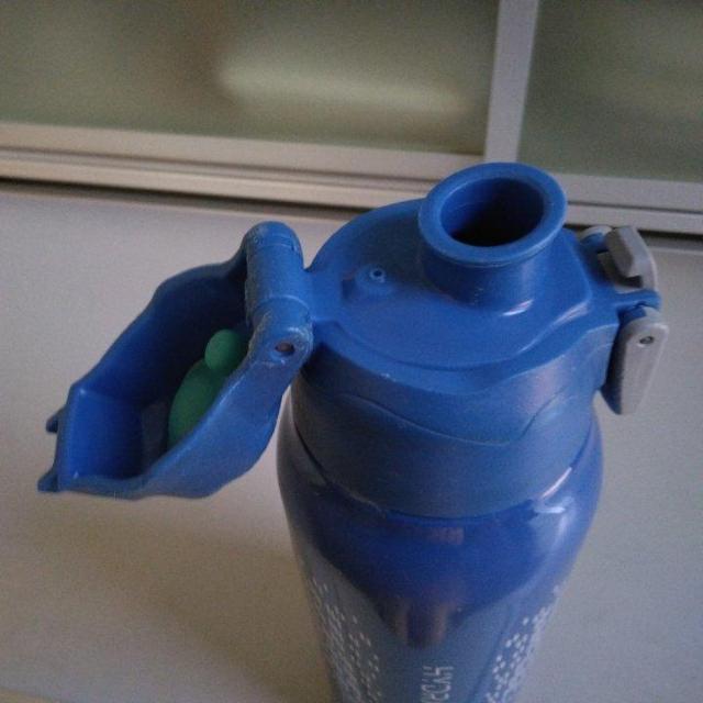 真空断熱スポーツボトル 水筒E ブルーシルバー < レジャー/スポーツ 真空断熱スポーツボトル 水筒E ブルーシルバー < レジャー/スポーツの