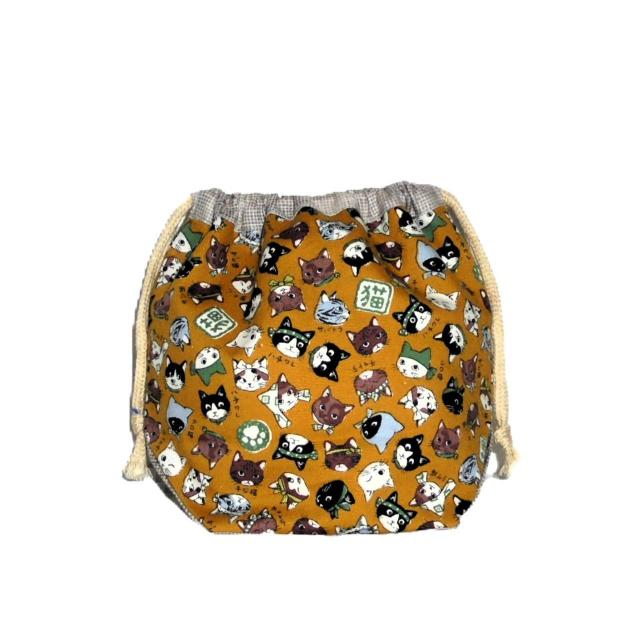 【底マチ幅が広い巾着】◆日本猫◆日本のねこちゃん図鑑・黄色×ベージュ◆裏地あり巾着 < 女性ファッション 【底マチ幅が広い巾着】◆日本猫◆日本のねこちゃん図鑑・黄色×ベージュ◆裏地あり巾着 < 女性ファッションの