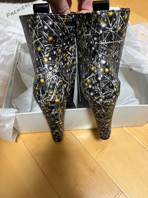 SEPT PREMIERES × Jean Paul GAULTIER コラボ 抽象柄アンクルブーツ 24cm < ブランド SEPT PREMIERES × Jean Paul GAULTIER コラボ 抽象柄アンクルブーツ 24cm < ブランドの