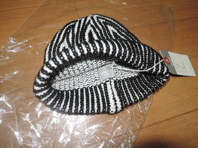 新品 DELUXE デラックス ニットキャップ 白黒 ビーニー ワッチ < ブランド  新品 DELUXE デラックス ニットキャップ 白黒 ビーニー ワッチ < ブランドの