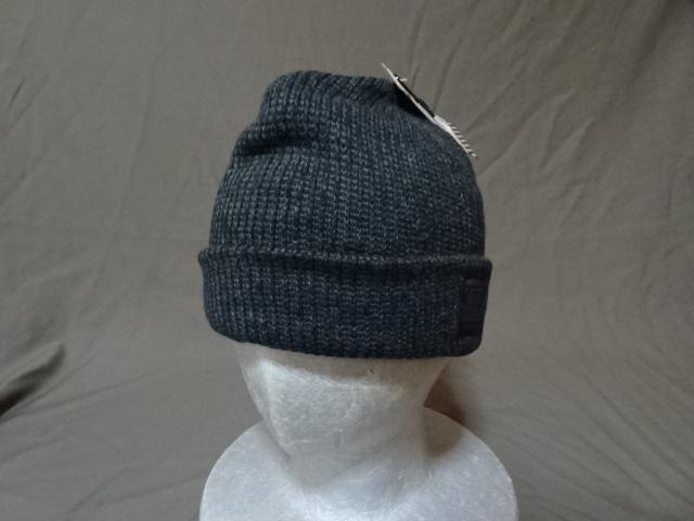 USA購入 バンズ【VANS】シンプルデザイン ロゴマーク付 ニットキャップ < 男性ファッション  USA購入 バンズ【VANS】シンプルデザイン ロゴマーク付 ニットキャップ  < 男性ファッションの