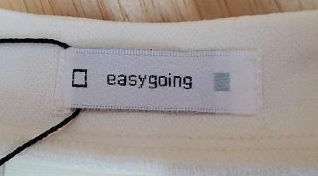 【未使用】easygoing イージーゴーイング/ゆるふわ デザイントップス オーバーブラウス/オフホワイト/サイズM < 女性ファッション  【未使用】easygoing イージーゴーイング/ゆるふわ デザイントップス オーバーブラウス/オフホワイト/サイズM < 女性ファッションの