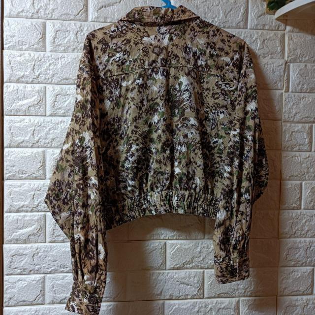 USED★迷彩風ショート丈ブルゾン < 女性ファッション  USED★迷彩風ショート丈ブルゾン < 女性ファッションの