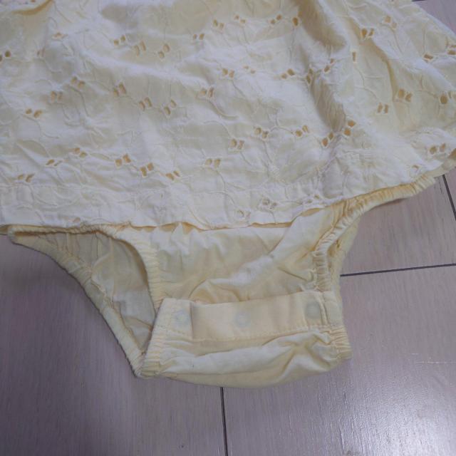 babyGap 総レース イエロー フリルトップス サイズ80 < ブランド  babyGap 総レース イエロー フリルトップス サイズ80 < ブランドの