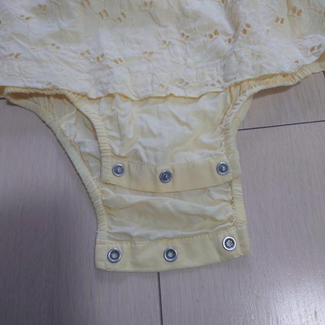 babyGap 総レース イエロー フリルトップス サイズ80 < ブランド  babyGap 総レース イエロー フリルトップス サイズ80 < ブランドの