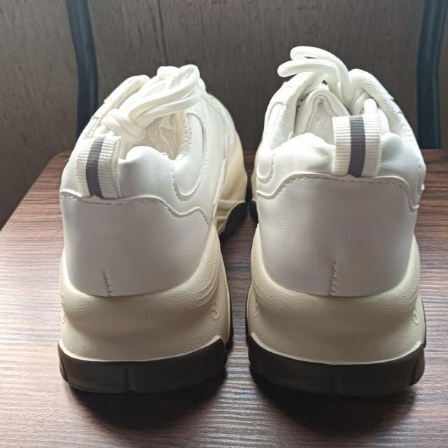 新品 22.5cm レディース スニーカー ホワイト シューズ 靴 カジュアル < 女性ファッション  新品 22.5cm レディース スニーカー ホワイト シューズ 靴 カジュアル < 女性ファッションの