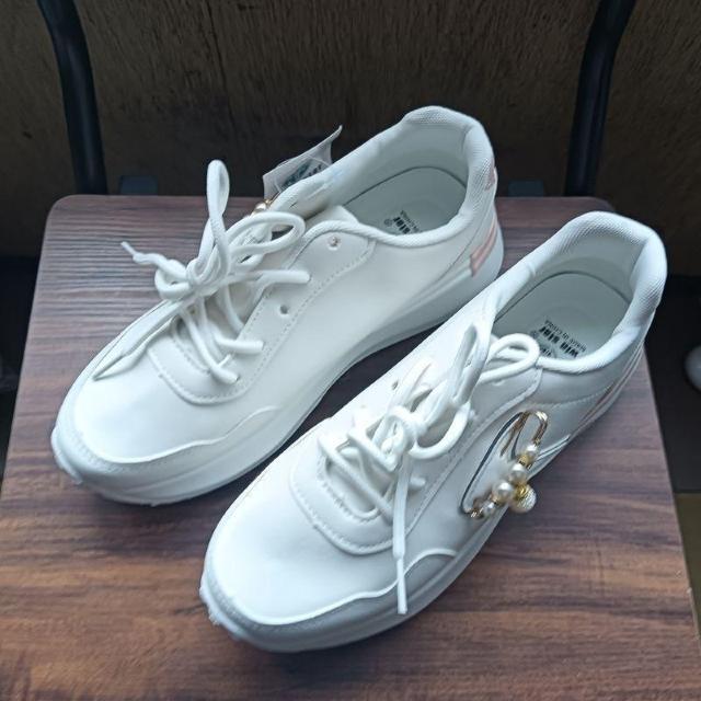 新品 24cm レディース スニーカー ホワイト シューズ 靴 カジュアル < 女性ファッション  新品 24cm レディース スニーカー ホワイト シューズ 靴 カジュアル  < 女性ファッションの