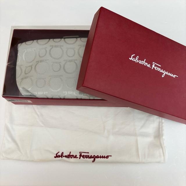 Ferragamo 【フェラガモ】 AU-22 6123 アクセサリーポーチ ミニバッグ ガンチーニ キャンバス ブラウン < ブランド  Ferragamo 【フェラガモ】 AU-22 6123 アクセサリーポーチ ミニバッグ ガンチーニ キャンバス ブラウン < ブランドの