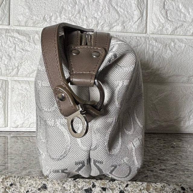 Ferragamo 【フェラガモ】 AU-22 6123 アクセサリーポーチ ミニバッグ ガンチーニ キャンバス ブラウン < ブランド  Ferragamo 【フェラガモ】 AU-22 6123 アクセサリーポーチ ミニバッグ ガンチーニ キャンバス ブラウン < ブランドの