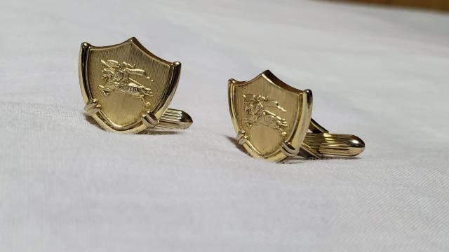 正規 バーバリー 騎士 ヘリテージ ホース×シールドカフス ゴールド 盾カフリンクス クラシック < ブランド 正規 バーバリー 騎士 ヘリテージ ホース×シールドカフス ゴールド 盾カフリンクス クラシック < ブランドの