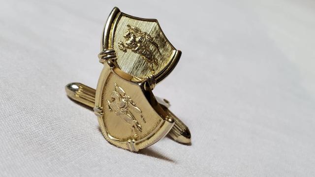 正規 バーバリー 騎士 ヘリテージ ホース×シールドカフス ゴールド 盾カフリンクス クラシック < ブランド 正規 バーバリー 騎士 ヘリテージ ホース×シールドカフス ゴールド 盾カフリンクス クラシック < ブランドの
