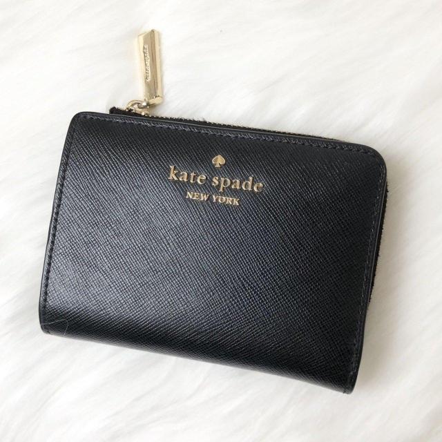 【美品】25春夏新作 ケイトスペード 二つ折り財布 ビルフォールド スモール Lジップ ブラック レザー < ブランド 【美品】25春夏新作 ケイトスペード 二つ折り財布 ビルフォールド スモール Lジップ ブラック レザー < ブランドの