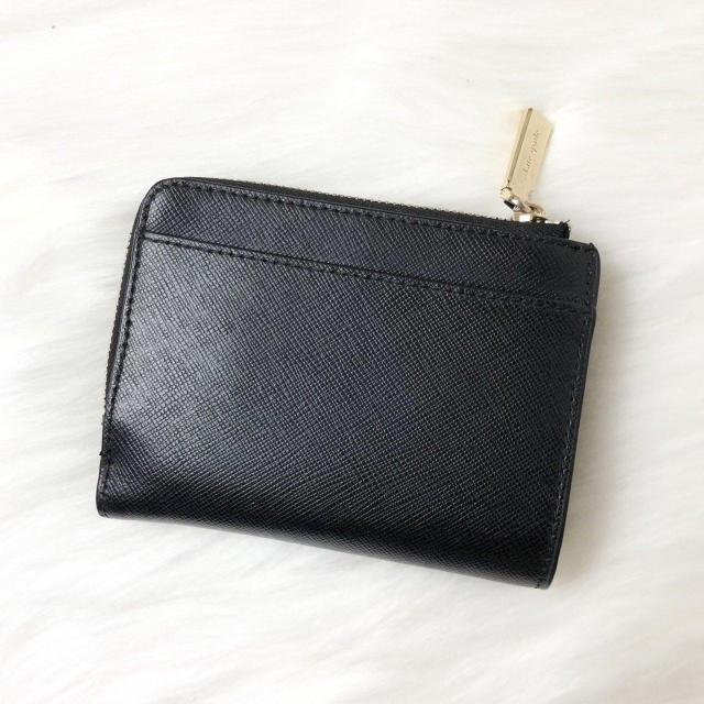 【美品】25春夏新作 ケイトスペード 二つ折り財布 ビルフォールド スモール Lジップ ブラック レザー < ブランド 【美品】25春夏新作 ケイトスペード 二つ折り財布 ビルフォールド スモール Lジップ ブラック レザー < ブランドの