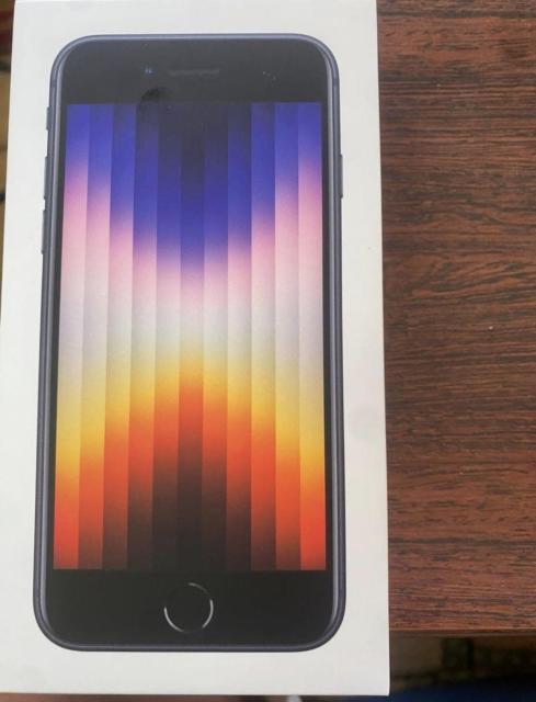 Apple iPhone SE ��3���� (�~�b�h�i�C�g) SIM�t���[ ���J���i  �� �Ɠd/AV�� 